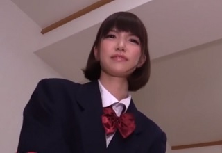 【無修正】超スリムな白色美肌娘がお尻突き出して生チンポおねだりの生性交