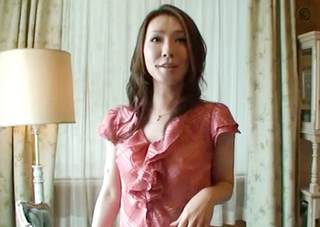 《三十路の美魔女人妻》「うふふ♥」スレンダー美乳おっぱいの妖艶な美熟女おばさんがお金稼ぎにホテルで本気のSEX！ｗ