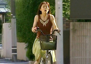 《ヘンリー塚本・サドルバイブ》「興奮する…♥」スレンダー美乳おっぱい人妻熟女おばさんが変態オナニー＆近親相姦SEX！ｗ
