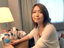 小悪魔系AV女優が素人と1日デート→最後はホテルで恋人同士のようなラブラブH