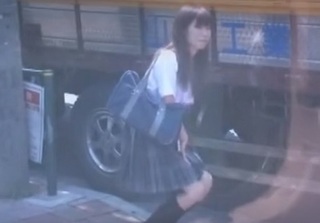 《リモバイ企画》「気持ち良すぎぃ♥」微妙可愛くないスレンダー体系の制服素人娘が友達の前で腰くねらせて感じまくるｗ