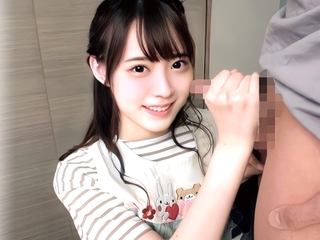 【素人ナンパ】スレンダーでおっぱい大きい保育士さん！生チンSEXで膣内射精されるハタチの優しいお姉さん！
