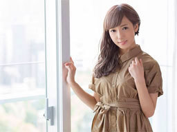 エロメンに「積極的だね」と言われて恥ずかしがって笑顔になる美少女