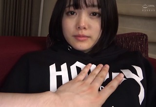 時給アップの為に中出し＋ハメ撮りされる小動物系な神カワ女子大生