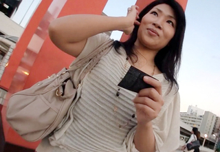 《不倫旅行》「気持ちぃぃ♥♥」ムチムチ巨乳おっぱいの地味清楚な人妻熟女おばさんと寝台列車でリモバイ遊びが激エロｗ