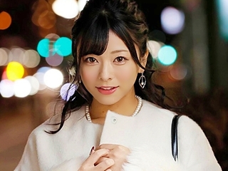成人式おわりの新成人をナンパ♥外からは丸見えのMM号！大勢に見られながらイキまくりの即ハメ♥