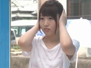 【マジックミラー】モニタリン企画でナンパした水着美少女が男友達と素股マッサージ体験！なし崩しにハメてしまうエロセックス！