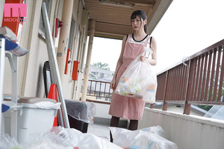 ≪藍芽みずき≫隣人を拉致監禁して肉便器と化すスレンダーな美人妻!デカマラ巨根をぶち込まれバックでガン突き