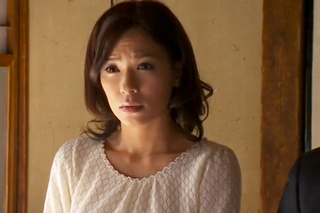 〈NTR物語〉夫の立場を守るために上司が出した条件は妻の手コキであった！それで終わるわけあるまい！ww