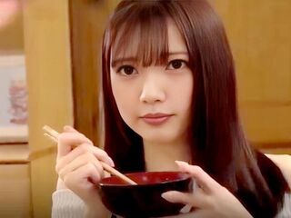 ＜彼女の妹＞姉の彼氏を誘惑する小悪魔ビッチなドS痴女！排卵日を狙いベロチュー手コキで挑発…騎乗位中出しの孕ませNTR♡