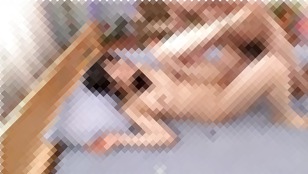 巨乳でパイパンで美乳の女子大生美少女の、痙攣無料エロ動画。