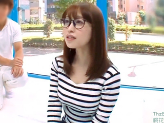 〈MM号〉メガネっ娘はちょっぴりおっきなお尻がお悩み…きもちいいことだけして悩み吹っ飛ばしてあげる