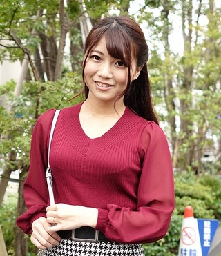 ☆人妻ナンパ☆ ２６歳だという結婚はしてるが子供はまだいないと仰るスタイル抜群の美人奥さまがとびきりスケベな淫乱メス犬に豹変！ご主人の趣味に合わせて陰毛が処理された剥き出しのぐちょ濡れマンコを初めて会った名前も知らないナンパ師に虐め抜かれて激しく興奮した清楚な人妻の淫らな姿を見逃すな！