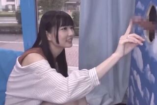 【MM号】JDが匂いを嗅いだりしゃぶったりして彼氏のチンポ当てに挑戦するも罰ゲームで中出し 宇佐木あいか