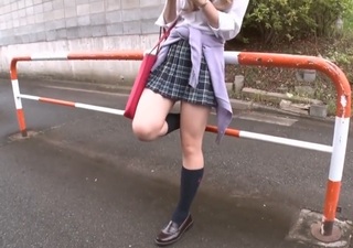 《小悪魔ギャル》「シコシコして？♥」スレンダー貧乳おっぱいで有名なロリ可愛いAV女優がギャルに扮してオナニーを助けるｗ