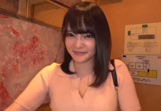 【神狩ゆの】Gカップ巨乳のガールズバー店員を生ピストンで突きまくるハメ撮り