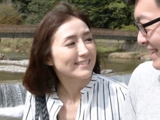 〖四十路熟女〗息子からの告白に、眠っていた女の部分が目覚めてしまう熟母 ドピュッと中出し