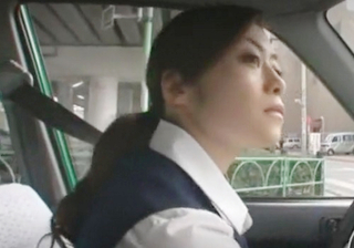 【タクシードライバー】「いっぱい出して♡」清楚美人な美魔女おばさんな運転手が乗客を口説いてお口で性欲処理してあげるｗ