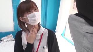 細身でデカジリな看護師さんがMミラー号でのお悩み相談に騙されて性行為！月乃ルナ いやらしいけどそれじゃ終わらない！下半身を燃え上がらせるいやらしくも強烈な情欲の事情！