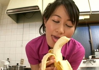《ヘルパーお姉さん》「頑張りますぅ♥」スレンダー巨乳おっぱいの清楚美人な美魔女介護師さんが射精のお手伝いもしてくれるｗ