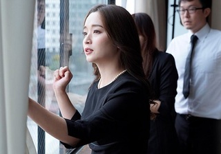 【三十路・未亡人】「寂しいの…♡」スレンダー巨乳おっぱいの美魔女人妻・美熟女おばさんが娘婿に迫ってチンポにまたがる！