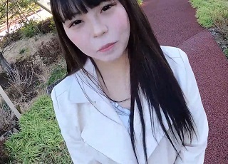 【無修正】色白素人娘の無毛ピンクマンコにたっぷり精液注ぎ込む中出しセックス