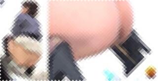 屁こきながらドロ糞を絞り出すお姉さん。うんこの隙間から聞こえるオナラもセクシー！