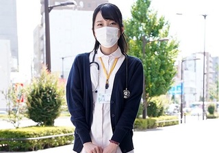 素人ナンパ「うふふ♥大丈夫よ♥」地味清楚なナースのお姉さんの温かいマンコに挿れさせてもらって勃起しっぱなしチンポ射精！