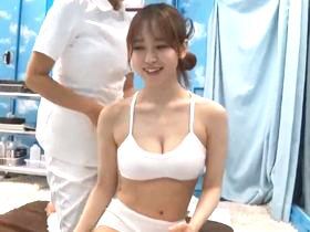 エステはもういいから早く…妊活中の若妻がワイセツ施術で興奮⇒他人棒をおねだりして中出しSEX！マジックミラー号