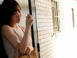 退屈な日常、変わらない毎日。家鍵をわざと落として隣人と関係を持った妻♥2人の関係はエスカレートして中出し不倫まで…♥