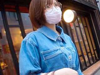 企画ナンパされた地味メガネちゃんがえちえちSEX！無理だよぉ♥長ディルド責め！ぱんぱん乳揺れ正常位で顔射！