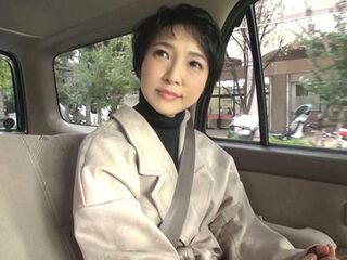 ご無沙汰セックスをしたAV撮影が忘れられず再度AV出演するショートカット美女人妻⁉清楚に見えて激しく喘ぐエロエロ浮気妻‼