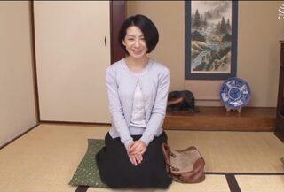 〈五十路妻アナル〉淫タビューの最中で予告なく挿入拘束バイブ責めアナルを鬼突きどぴっ！…どう見ても喜こんどるww