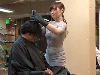 デカパイなきれいな美容師♪ Hなことを客におねだりして快楽に溺れて激イキをしまくるww