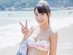 ビーチでも一際目立っていた圧倒的美少女がMM号へ→初めて会った男の子と勢い余って中出しH♥