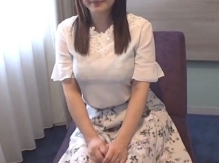 〖人妻ナンパ〗敏感で大きな乳房が魅力的なアラサー妻 旦那に裏切られたから、私だって…