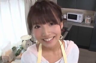 可愛い彼女に朝からチンポをしゃぶってもらいフェラ抜きさせる主観映像