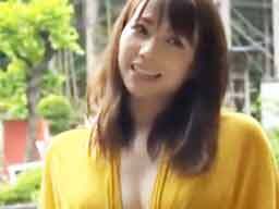キャンプ場でこっそり隠れて男子とテントでH