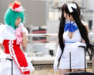 【アニコス乱交】仲良しレイヤー達と同じ一室でセックスしまくって中出しされる美少女