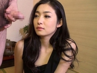 〖センズリ鑑賞〗美しい熟妻に見つめられてカッチカチ 極上のフェラに悶絶