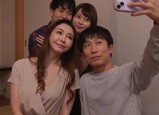 【人妻熟女】旅館で恥ずかしいけど濡れちゃう陰部に串刺しされ浮気する奥様