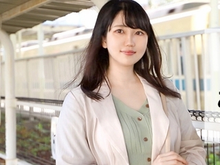 《三十路熟女》旦那の知らない所で男に抱かれ『欲求不満を解消する』結婚5年目の35歳の奥様はエロかった！