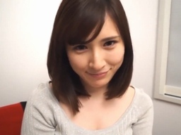 妖艶でH大好きな三十路奥様が我慢できずに出演…自らカメラめ円で何度も絶頂イキ♥