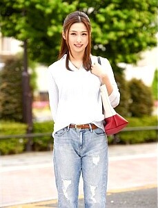 〈MM号〉生ハメマッサージで美人が大興奮♡男優に体位を変えながら肉穴突かれつつおっぱい揉まれて喘ぎよがってる