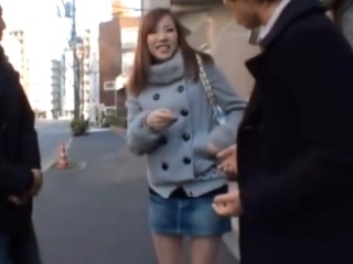 〖人妻ナンパ〗専業主婦の若妻を口説いて3P突入 最後はザーメン注入しちゃいました