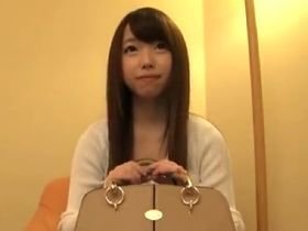 新婚ホヤホヤの若妻を夜の街でナンパ！旦那の愚痴を聞いてあげてハメ撮りへ突入！