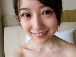 「パンツ…おろしてもイイ？」今田美桜ちゃん似の目がクリクリな美少女が濃厚フェラ