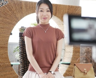 緊張してたのが嘘のように硬い他人棒をぶち込まれ豹変し中出しされる人妻