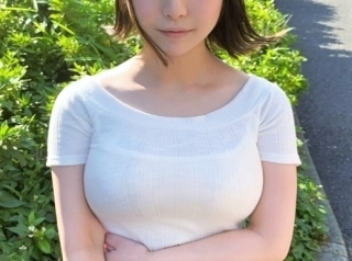 〖素人〗ハーフっぽいけど、奥ゆかしい女の子 規格外のバストは圧巻 顔射でフィニッシュ