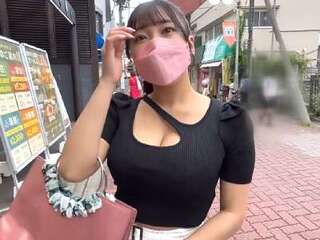 【素人企画】着衣巨乳が目立つ爆乳デカメロン美人がエロSEX！ぷるんぷるん乳揺れ正常位でズコって顔射！